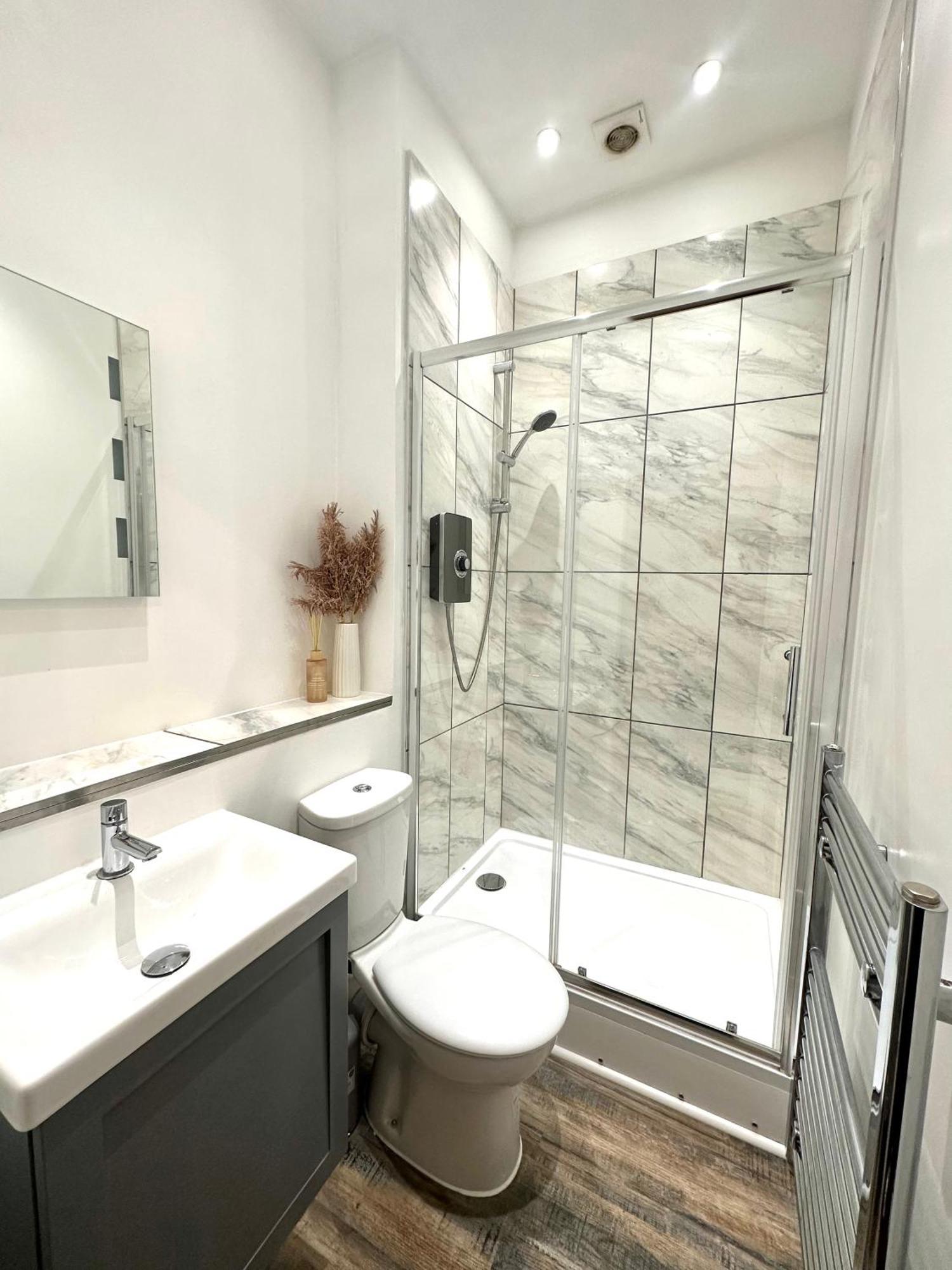 Large City Centre Apartment بيرث المظهر الخارجي الصورة